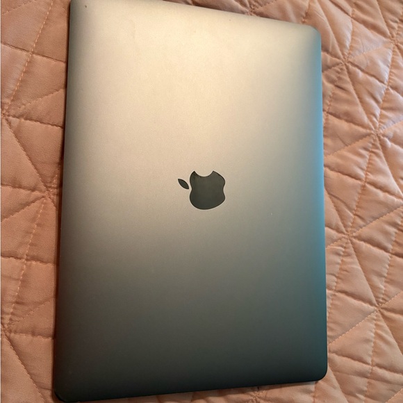 Apple MacBook Pro